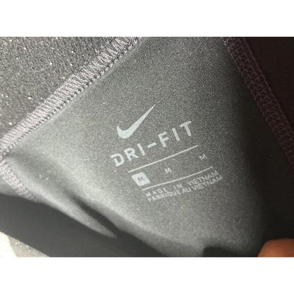 < Nike Pro Women’s Black Leggings With White Logo > - Picture 2 of 4
